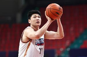 得分上双！赵柏清首节4中3高效拿下10分